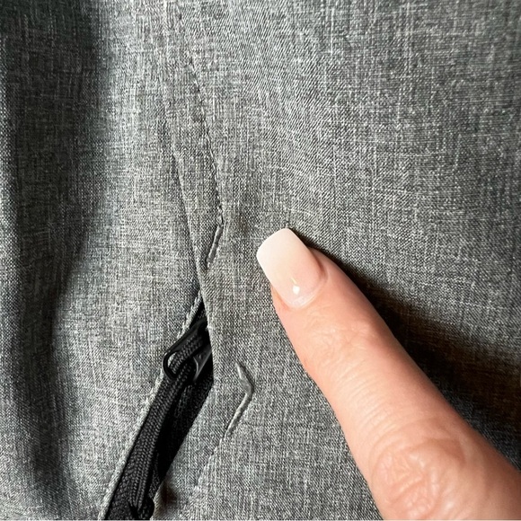 The North Face - Apex Elevation Hooded Rain Jacket - Sz. SP - Picture 16 of 16